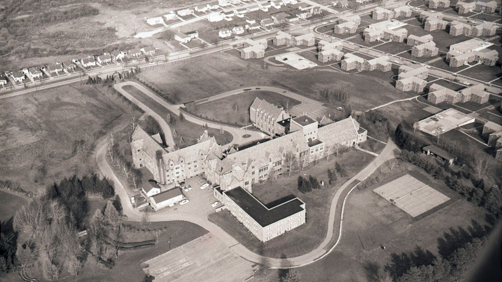 an arial photo of Ѹ College in the 1930s